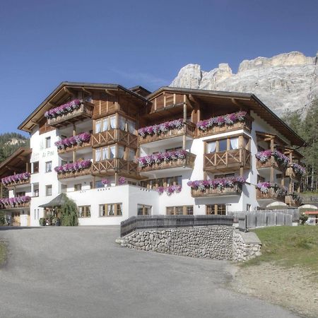 Hotel Ciasa Ai Pini San Cassiano  Buitenkant foto
