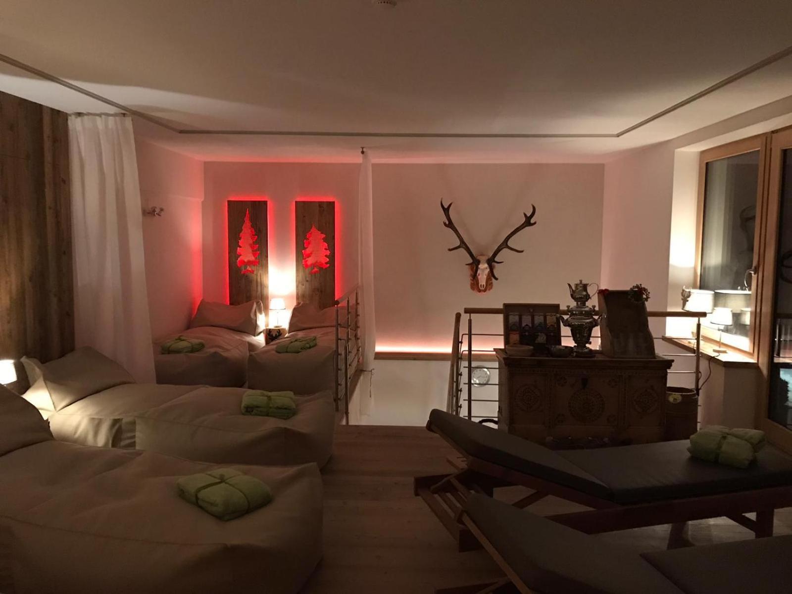 Hotel Ciasa Ai Pini San Cassiano  Buitenkant foto