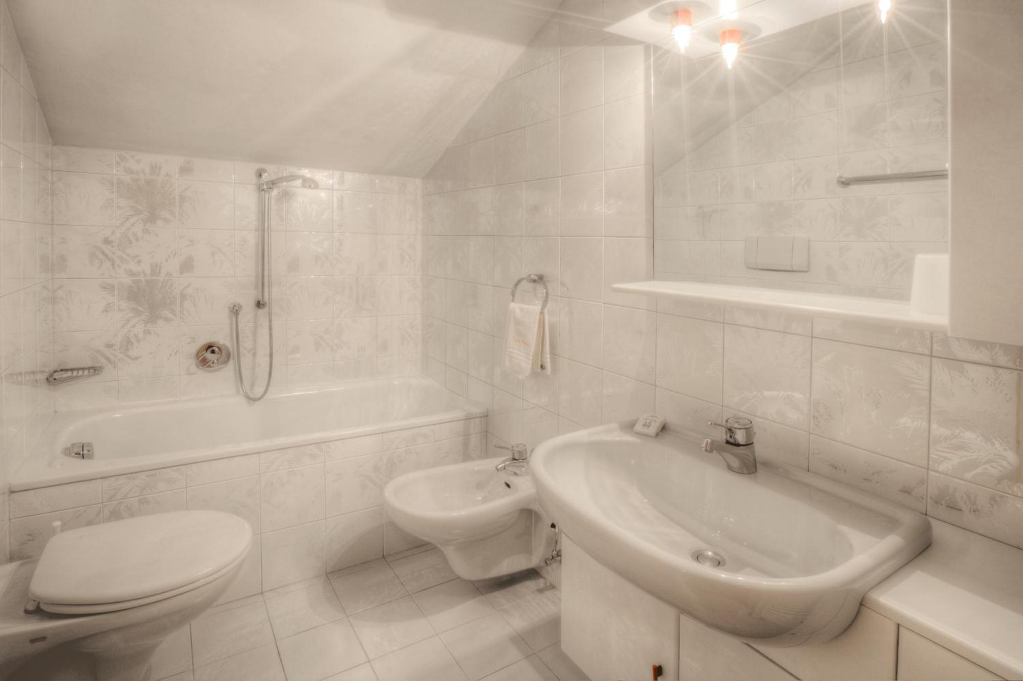 Hotel Ciasa Ai Pini San Cassiano  Buitenkant foto